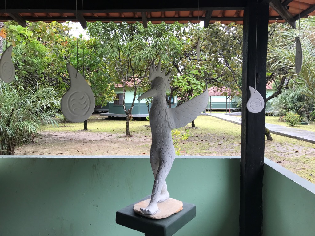 Um dia de bicicleta pela Ilha do Marajó, a Escola de Dona Zeneida e a arte  marajoara – comoviajeiblog